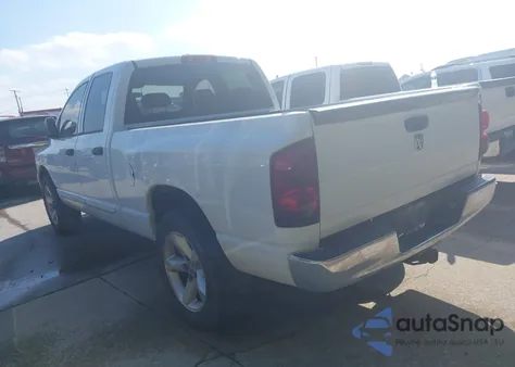 2007 Dodge Ram 1500 Slt z USA, uszkodzony, nr VIN 1D7HA18P57S152061